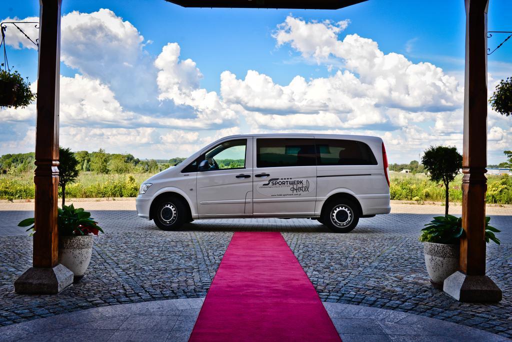 Hotel Sportwerk Tyniec Maly المظهر الخارجي الصورة
